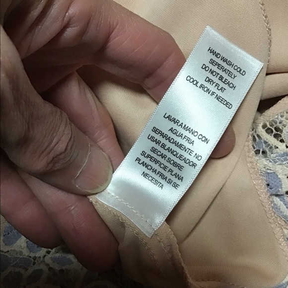 Feminine lace fit & flare dress - Picture 3 of 13